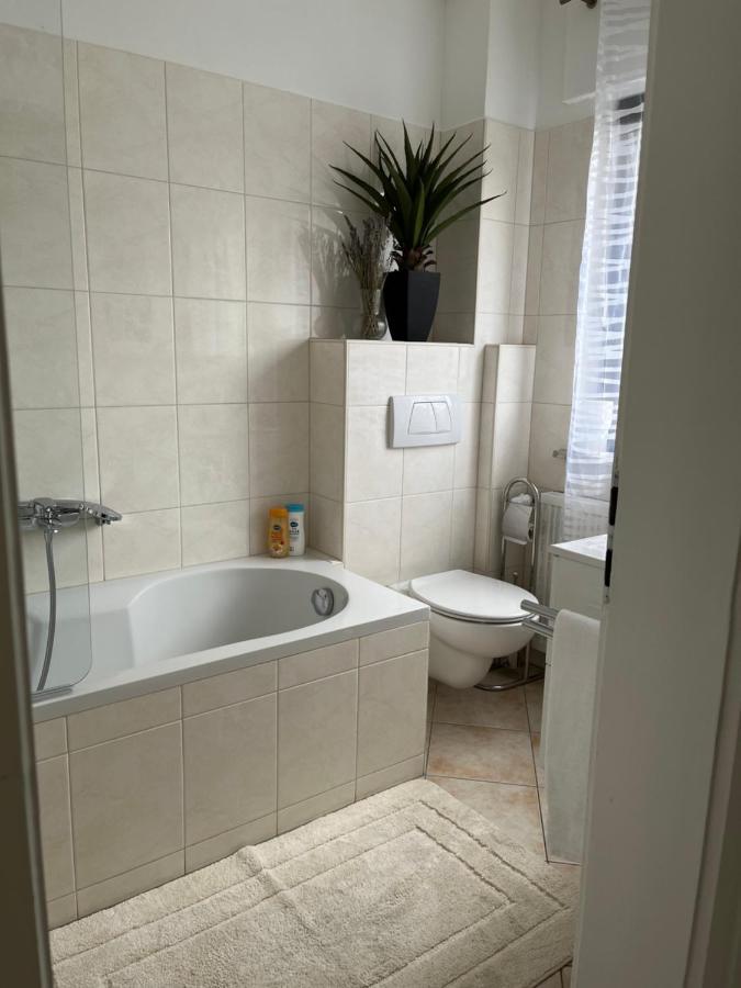 Korbstadt-Villa Rattan-Design Mit Balkon, Garten, Arbeitsplatz, Kueche Lichtenfels  Esterno foto